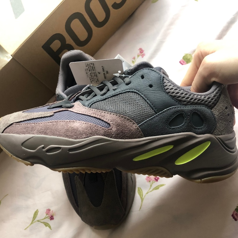 Yeezy Adidas Boost 700 Mauve
